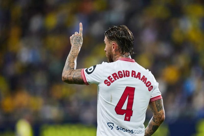 Co-Sergio-Ramos-Real-Madrid-luon-an-tam-hang-phong-ngu